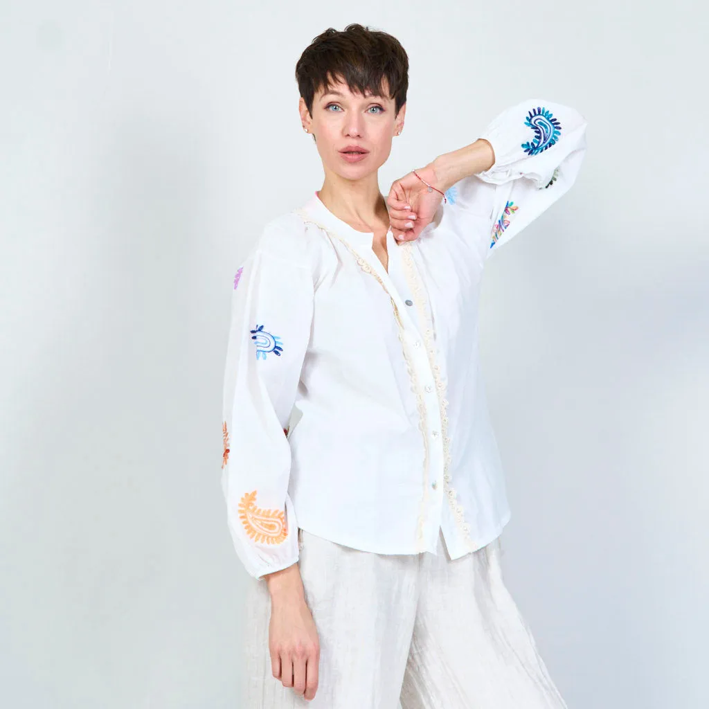 100% Cotton white shirt with embroidery plant decoration wholesale