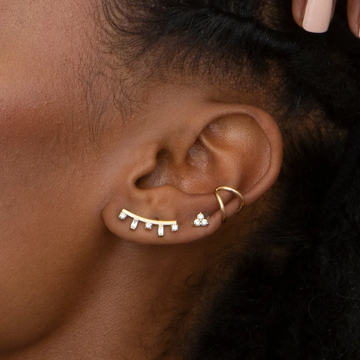 14k Baguette & Prong Diamond Curved Bar Ear Shield