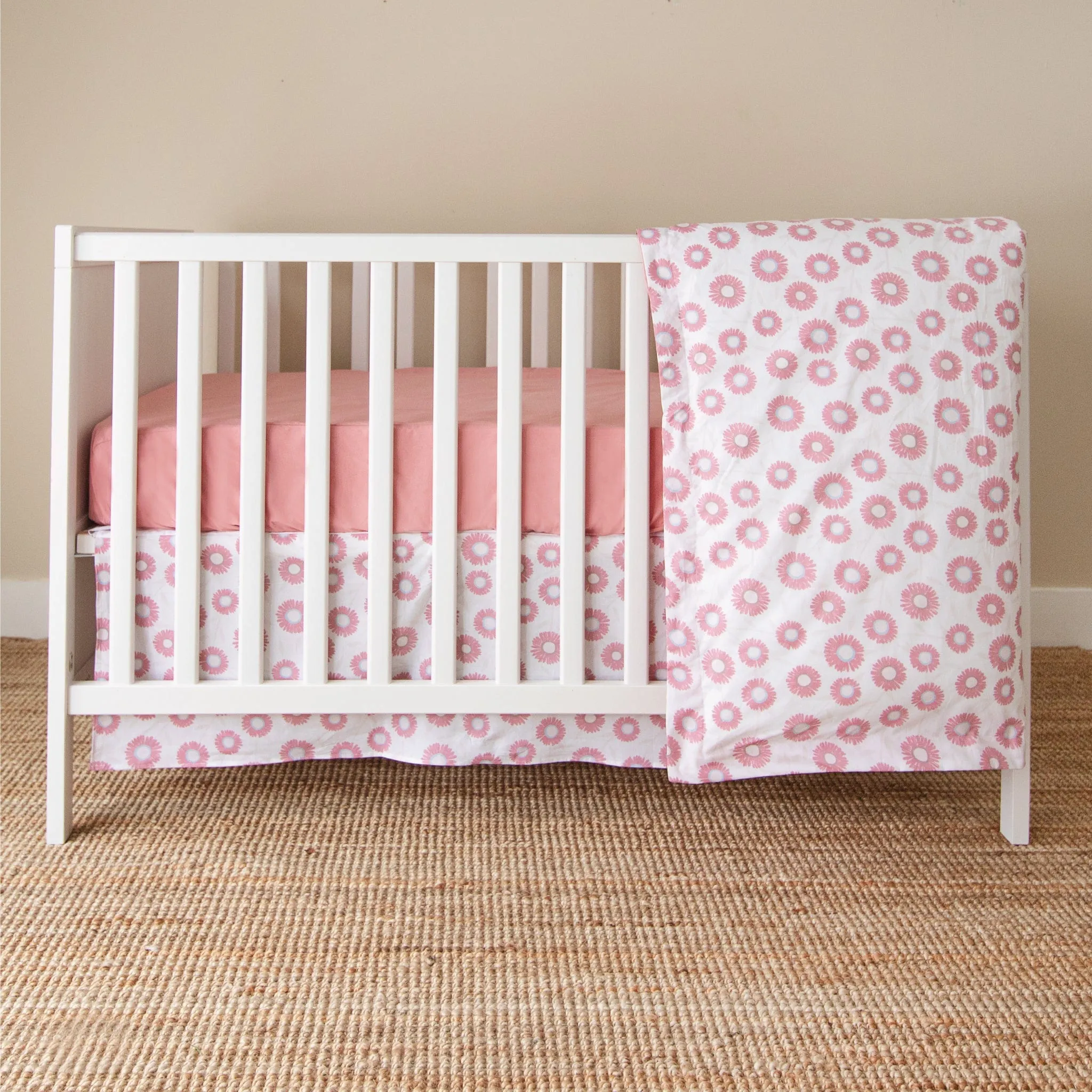 4 pieces crib set - Lillies