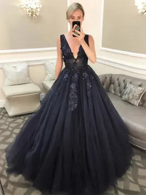 Black A-line V Neck Tulle Open Back Appliques Lace Long Prom Dresses