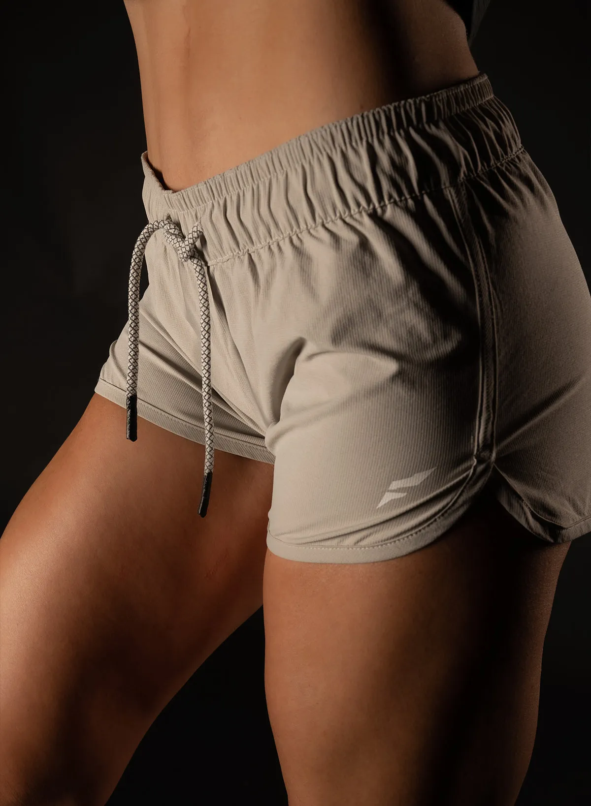 WOMEN'S APEX 3.0 SHORT - GREY